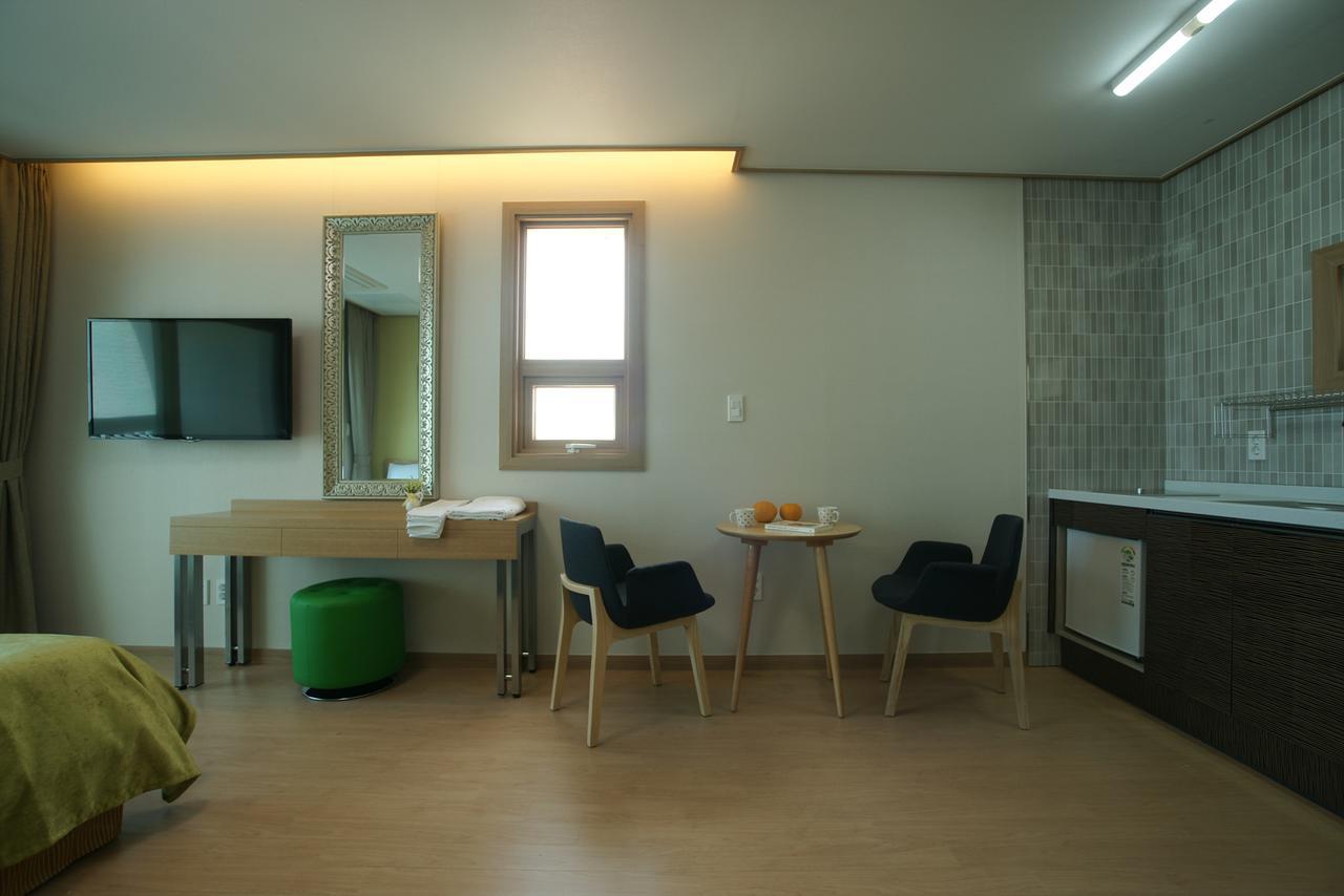 Jeju The Ocean Hill Pension Seogwipo Exterior foto